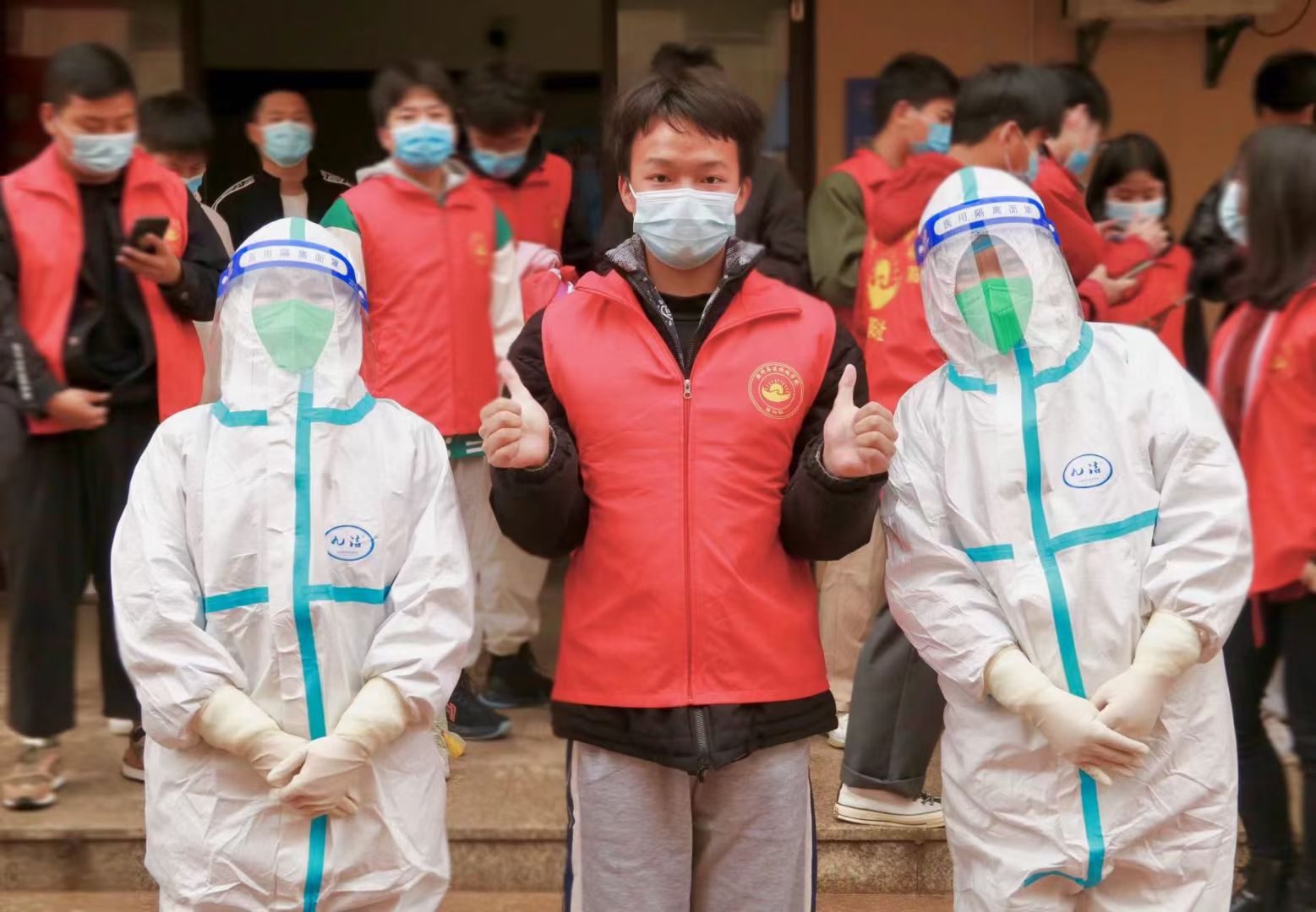 份，回到学校，继续疫情防控志愿者